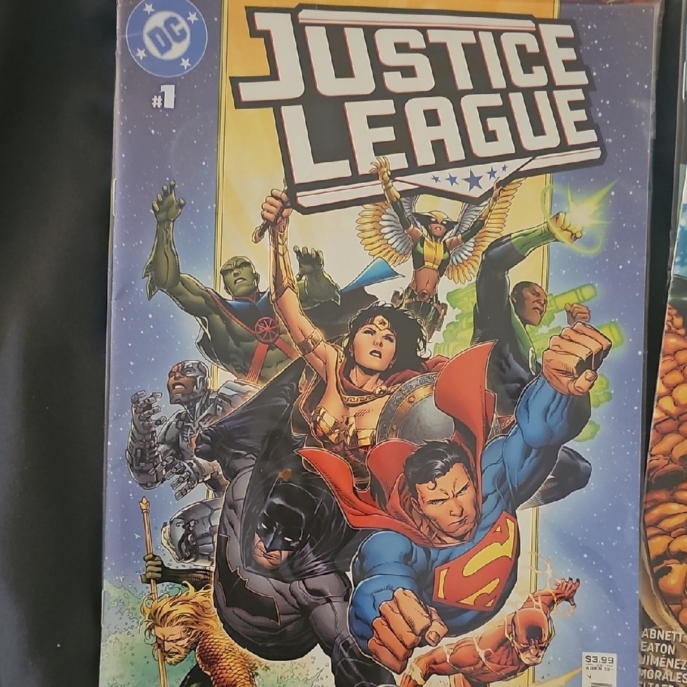 DC Comics Comic Book Set - Picture 2 of 6